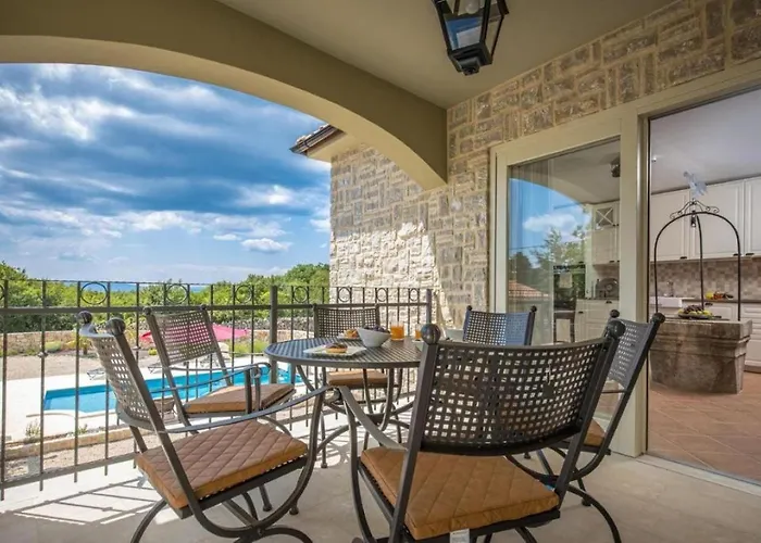 Miry فيلة Sveti Ivan Dobrinjski